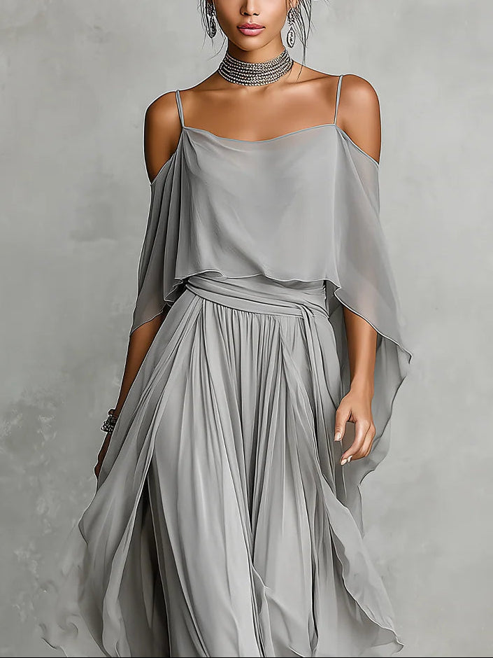 Ensemble en chiffon gris avec débardeur fluide et pantalon à épaules dénudées