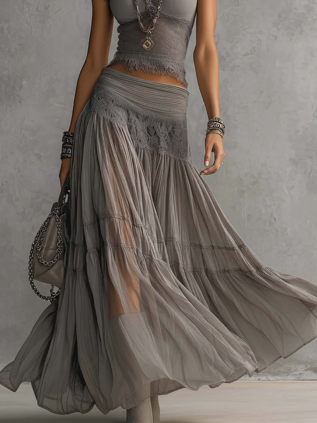 Top Gris en Dentelle Transparent avec Panneaux et Ensemble de Jupe Maxi Plissée