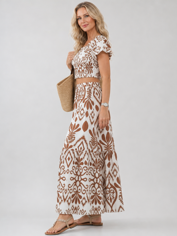 Auvelle | Robe midi à jupe évasée et manches courtes