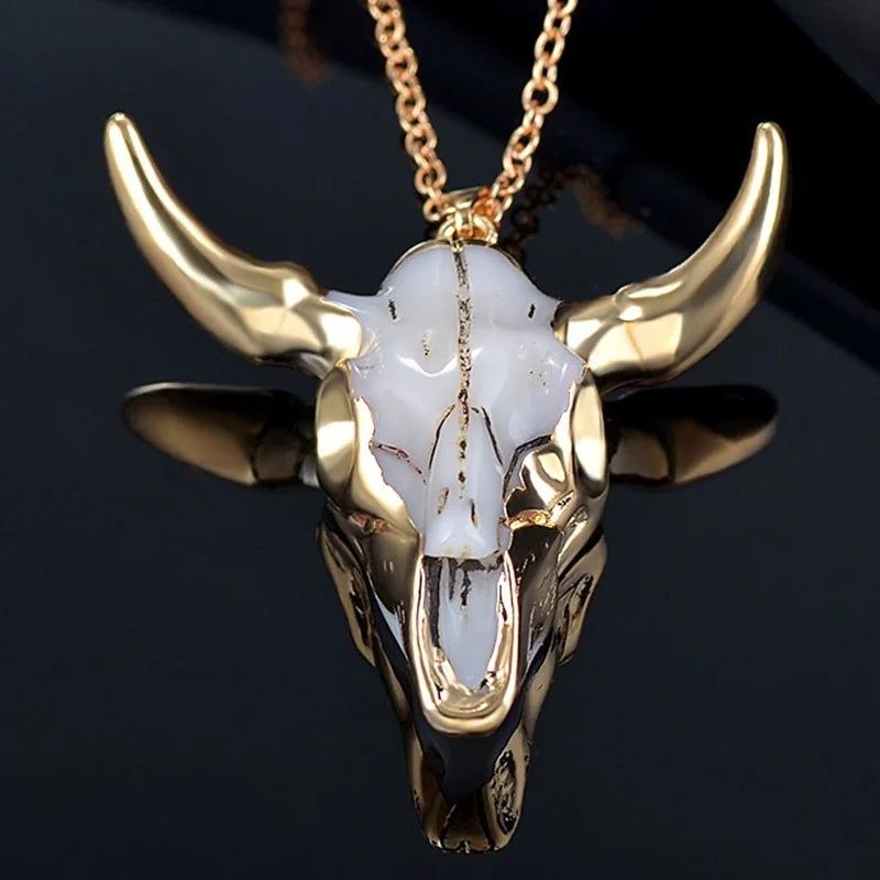 Collier en marbre doré avec taureau