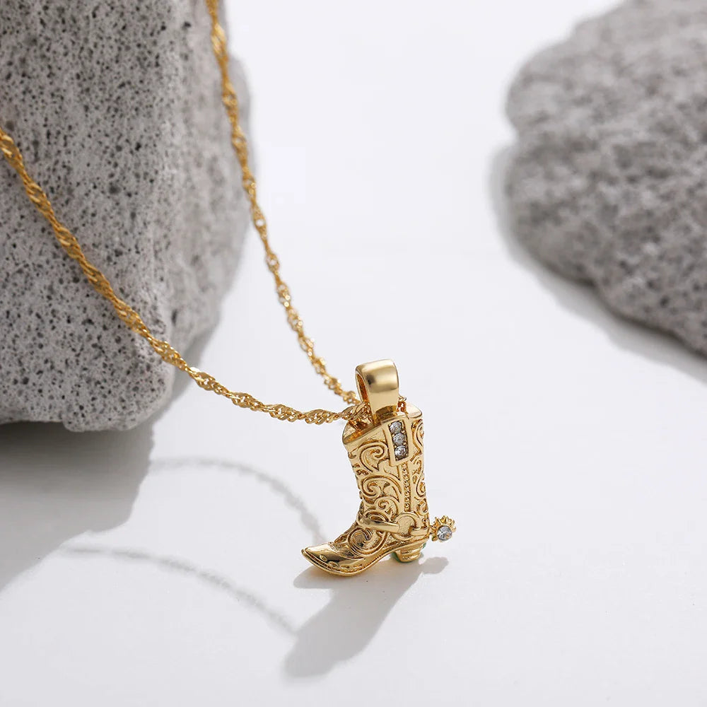 Collier en forme de botte de cowboy délicate