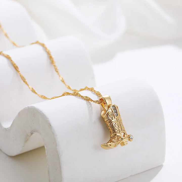 Collier en forme de botte de cowboy délicate