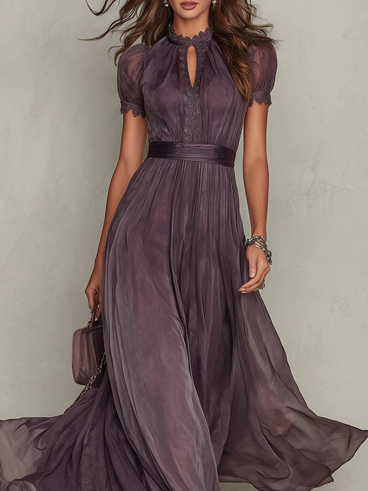 Laurence | Robe Longue Violette à Décolleté Clé & Dentelle