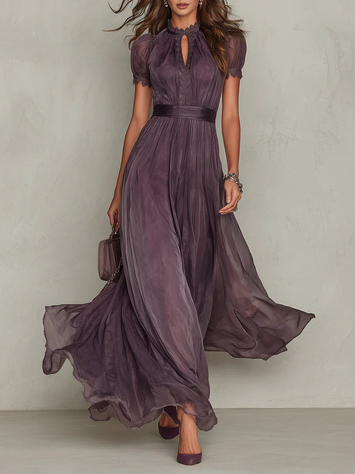 Laurence | Robe Longue Violette à Décolleté Clé & Dentelle
