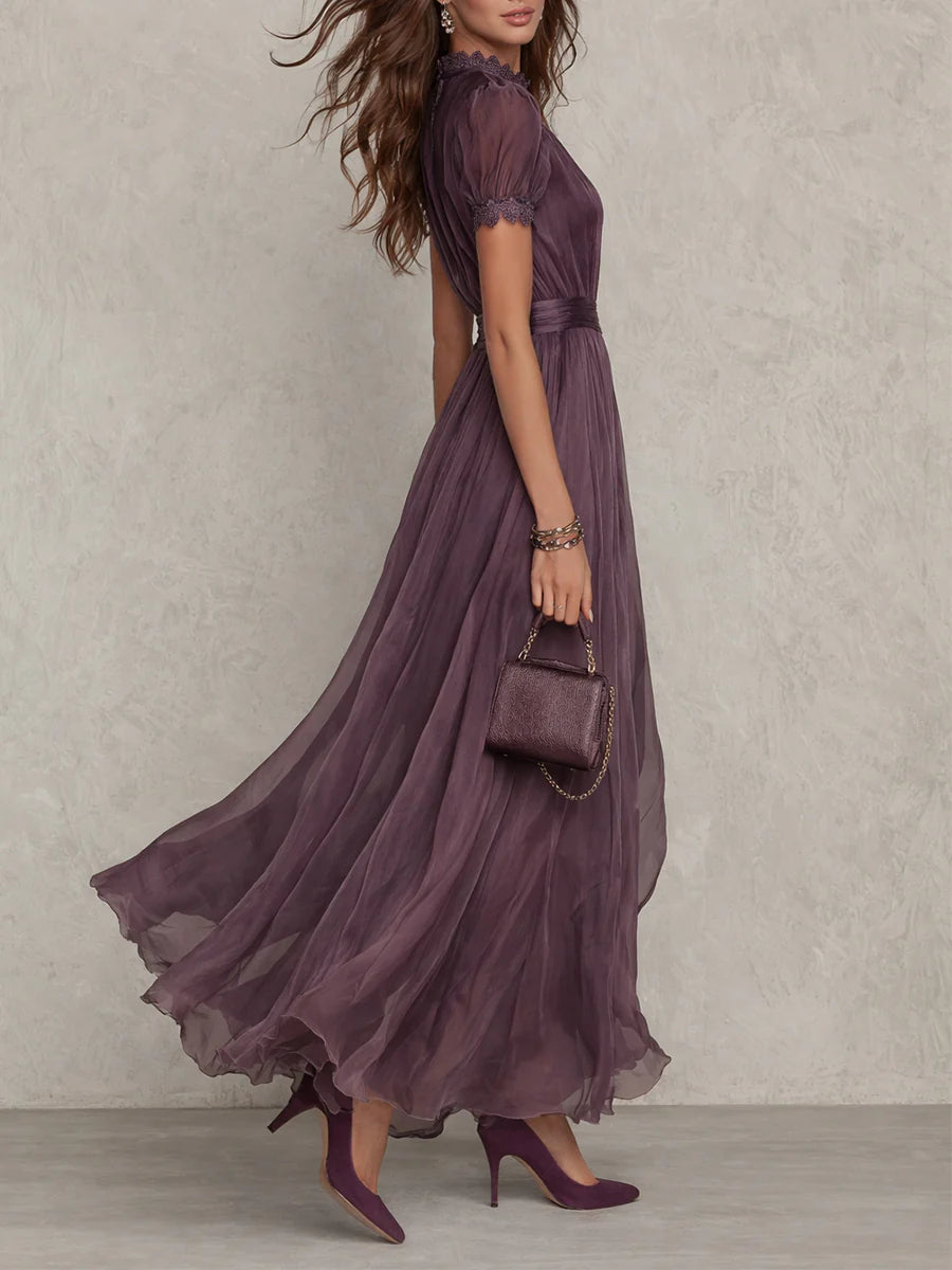 Laurence | Robe Longue Violette à Décolleté Clé & Dentelle