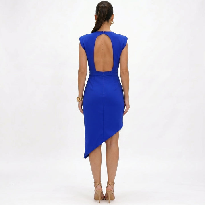 Auvelle | Robe Asymétrique aux Épaules Structurées