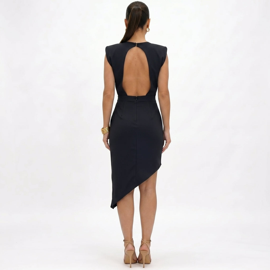 Auvelle | Robe Asymétrique aux Épaules Structurées