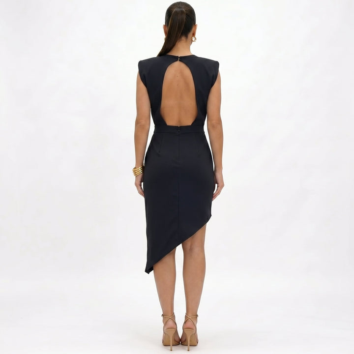 Auvelle | Robe Asymétrique aux Épaules Structurées
