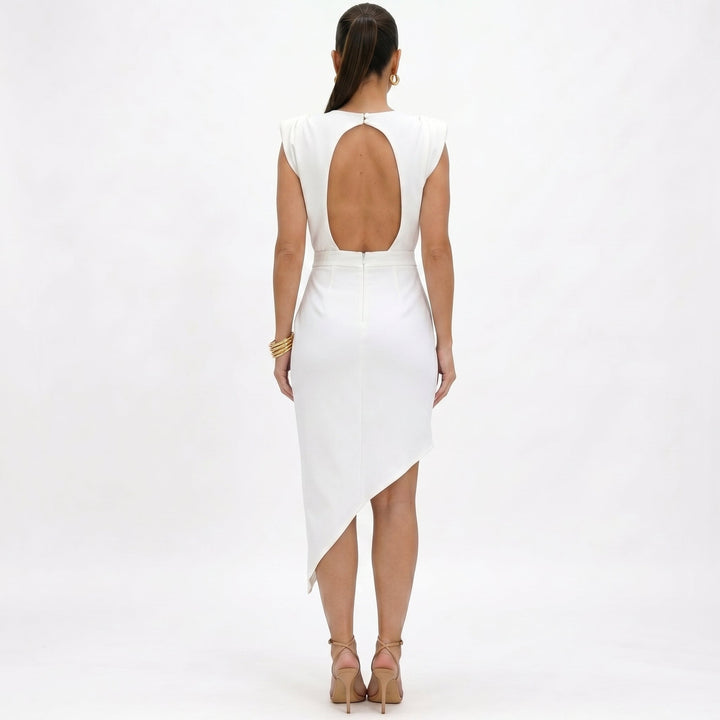 Auvelle | Robe Asymétrique aux Épaules Structurées