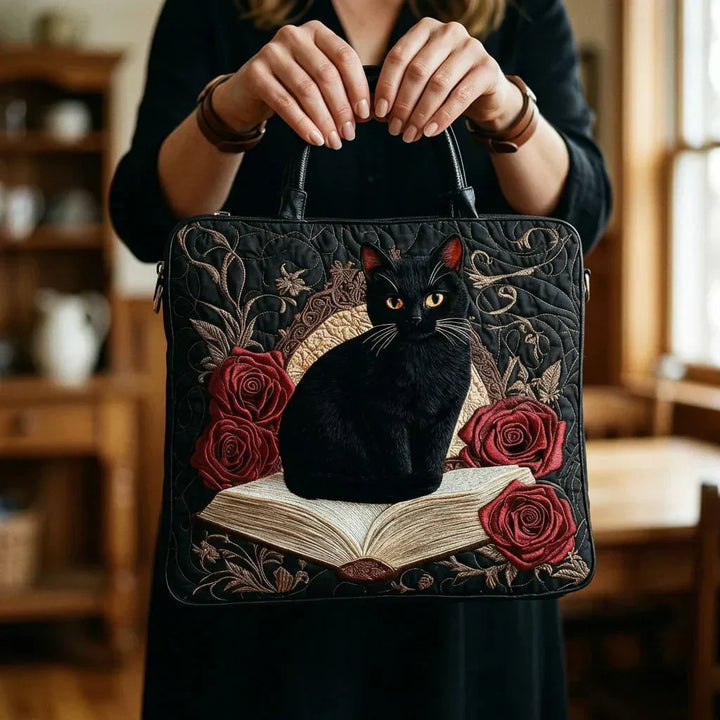 Sac matelassé artisanal – Chat Noir sur les Livres